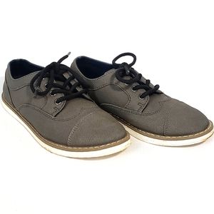 Day Five Boy's Casual dress shoe size 13 gray